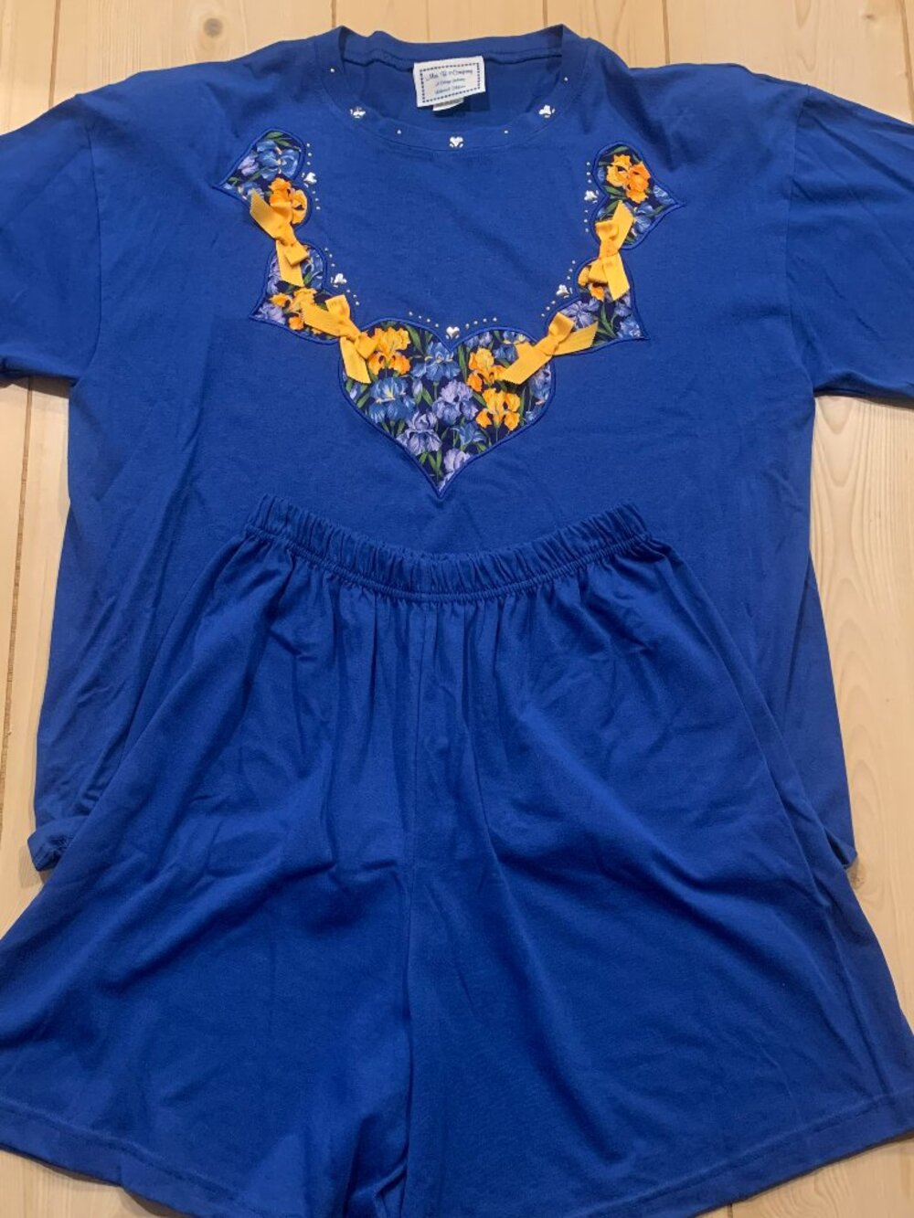 Vintage 90s Mrs. B & Company Shoulder Pads Floral Hearts T-Shirt & Shorts Set XL